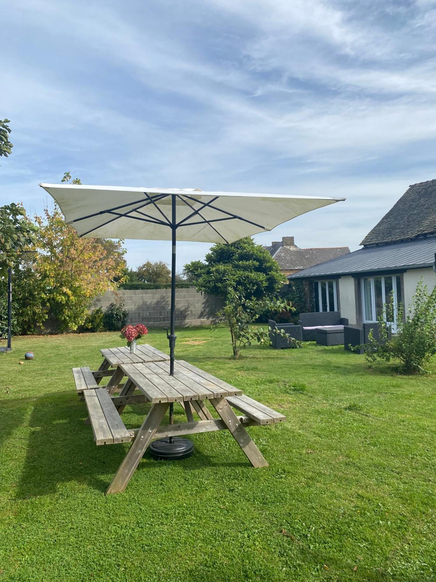 Bed and Breakfast La Clef Du Four Plesder Esterno foto
